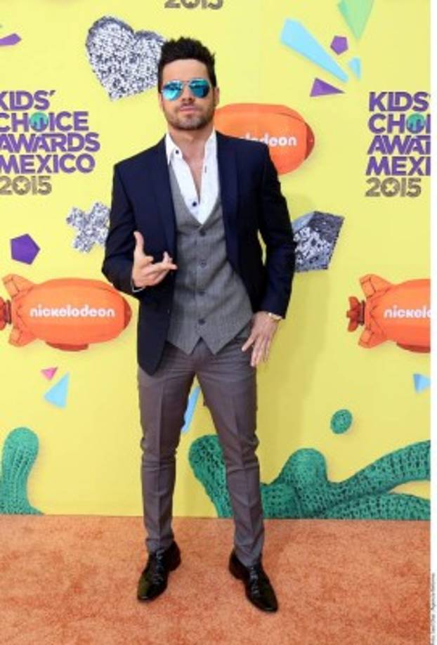 También guapos actores como Osvaldo de Léon, Eddie Vilard y Eleazar Gómez (foto) acudieron a los Kids Choice Awards México 2015.
