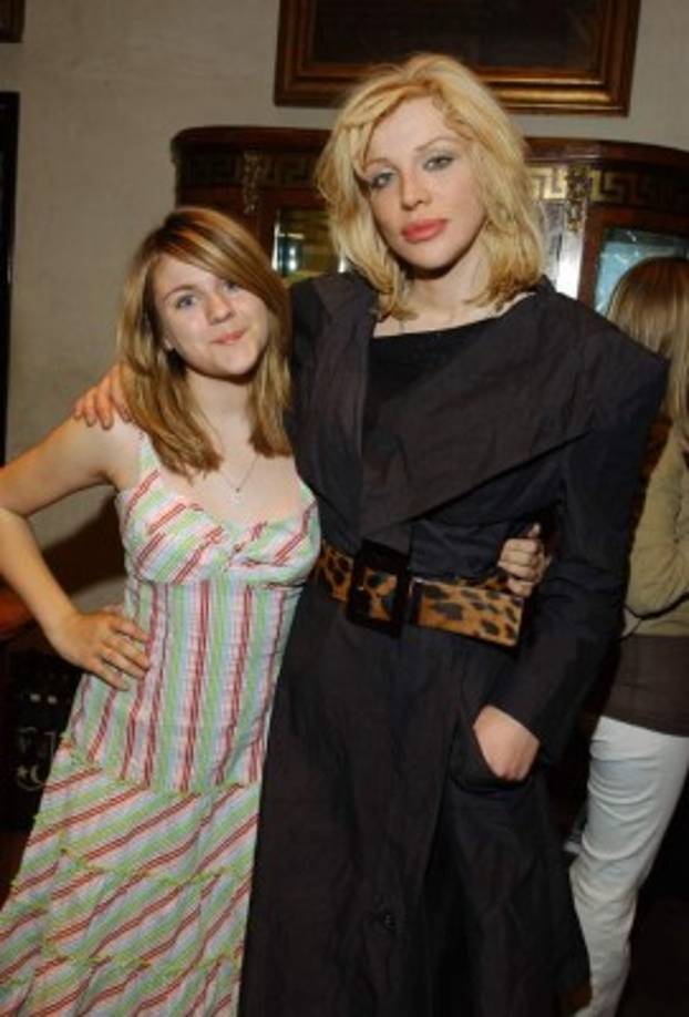 Frances, que ya ha heredado unos 140 millones de euros de la fortuna que todavía genera su padre y mantiene el control sobre sus derechos de imagen.