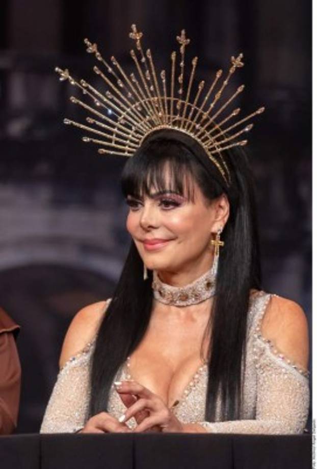 'Muchos años me habían llamado y yo muy feliz de encarnar a Doña Inés y son tan buenos compañeros todos son comediantes, pero en el escenario se apoyan y esa energía se transmite al público, amo la risa es el alimento del alma que te cura y que te ayuda a salir adelante'.