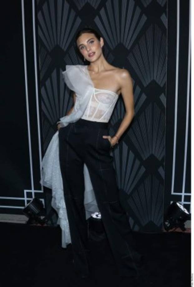 Macarena Achaga saltó a la fama en México con su papel de Valentina Carvajal en la telenovela Amar a muerte, lanzada en 2018, donde mantenía una relación sentimental con Juliana Valdés (Bárbara López).