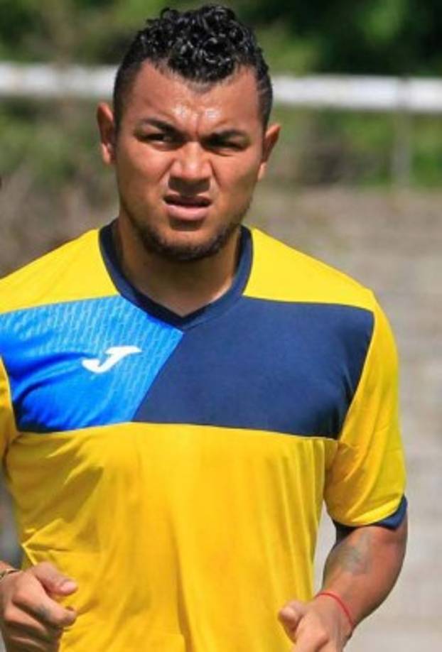 Mario Martínez: El mediocampista ha señalado que se quedará en el Real España y no irá al Alajuelense. 'Sí me llamaron de Costa Rica, pero respeto mucho al equipo, a los compañeros y quiero ayudarlos y por eso no me voy, me quedó acá”, ha dicho .