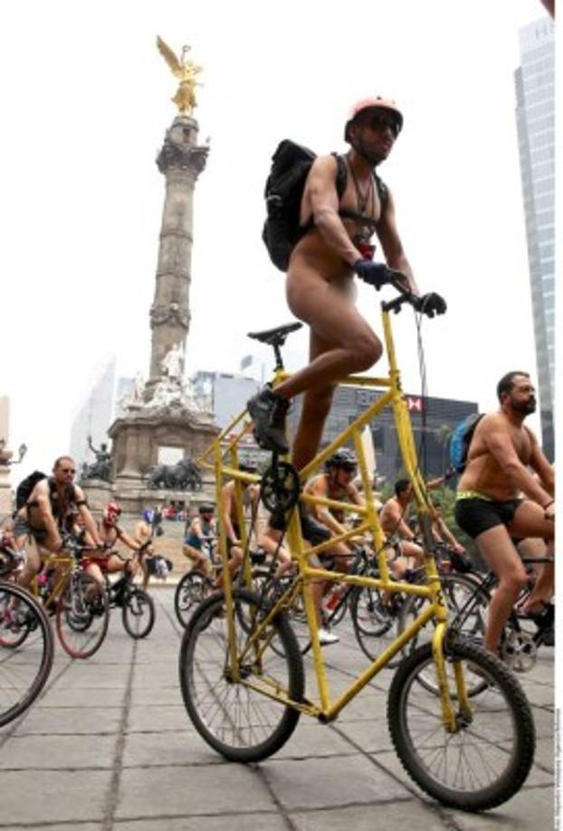 La expresión creativa también ayuda a generar una atmósfera divertida durante el paseo, captura la atención y la imaginación del público y los medios, y hace la experiencia más personalizada y satisfactoria para los ciclistas.