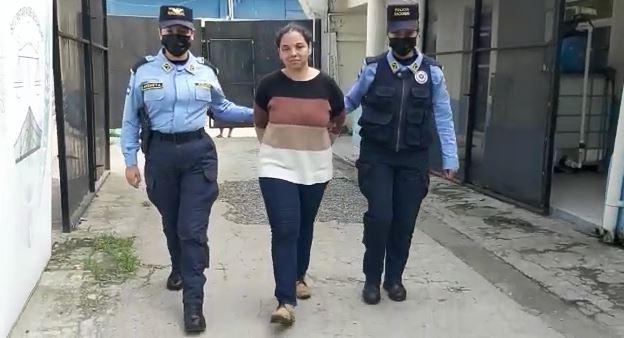Arrestan a mujer que pretendía ingresar dulces a base de droga en el aeropuerto Ramón Villeda Morales