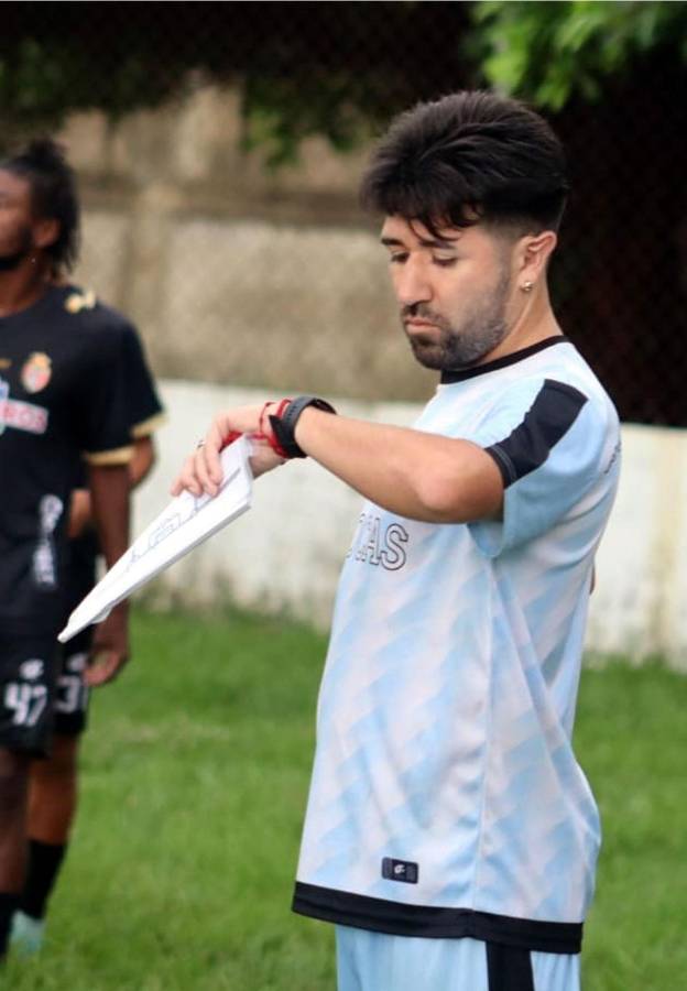 Eric Vargas: “Me toca pagar el precio por ser hijo de Héctor Vargas”