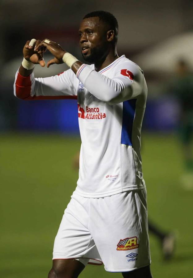 Así celebró Yustin Arboleda su doblete frente al Marathón.