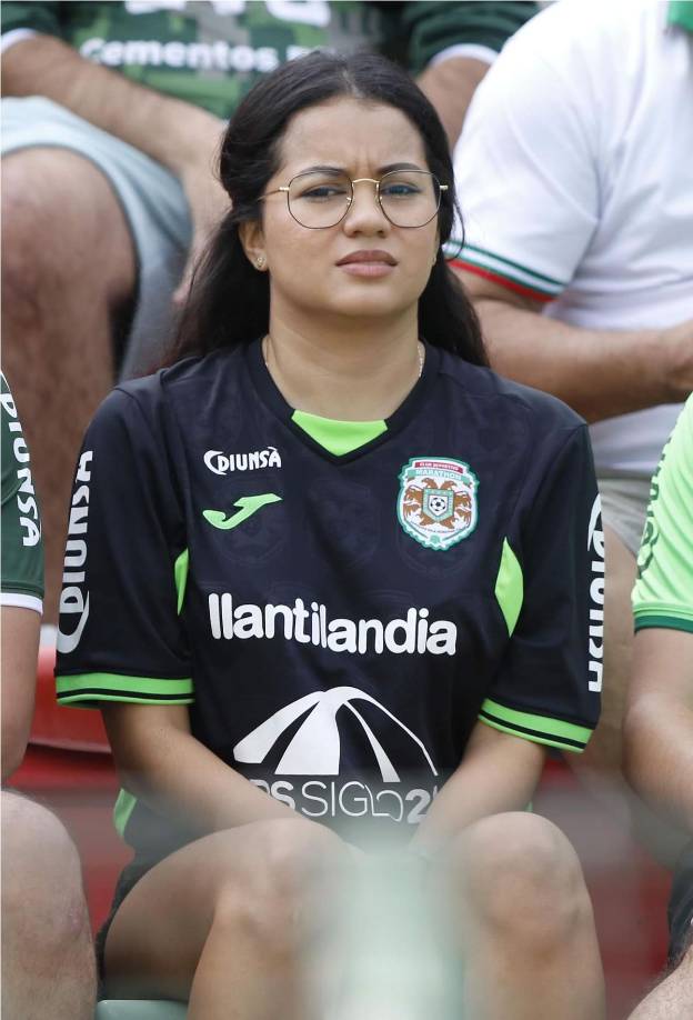 Bellas aficionadas del Marathón llegaron al estadio Yankel Rosenthal para el juego frente a la Real Sociedad.