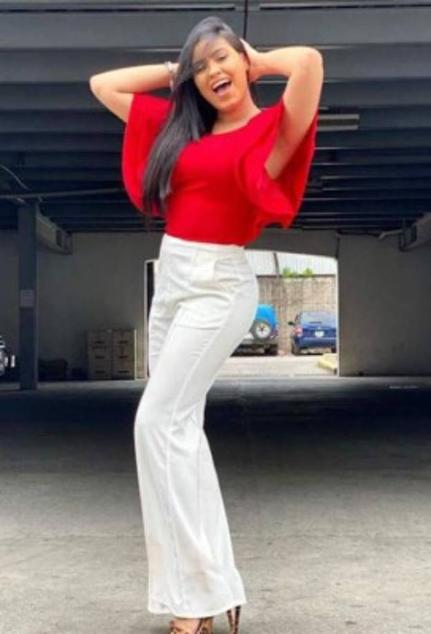 Alejandra Rubio es una de las presentadoras hondureñas más populares y en sus redes sociales cautiva a sus seguidores con sus fotografías...