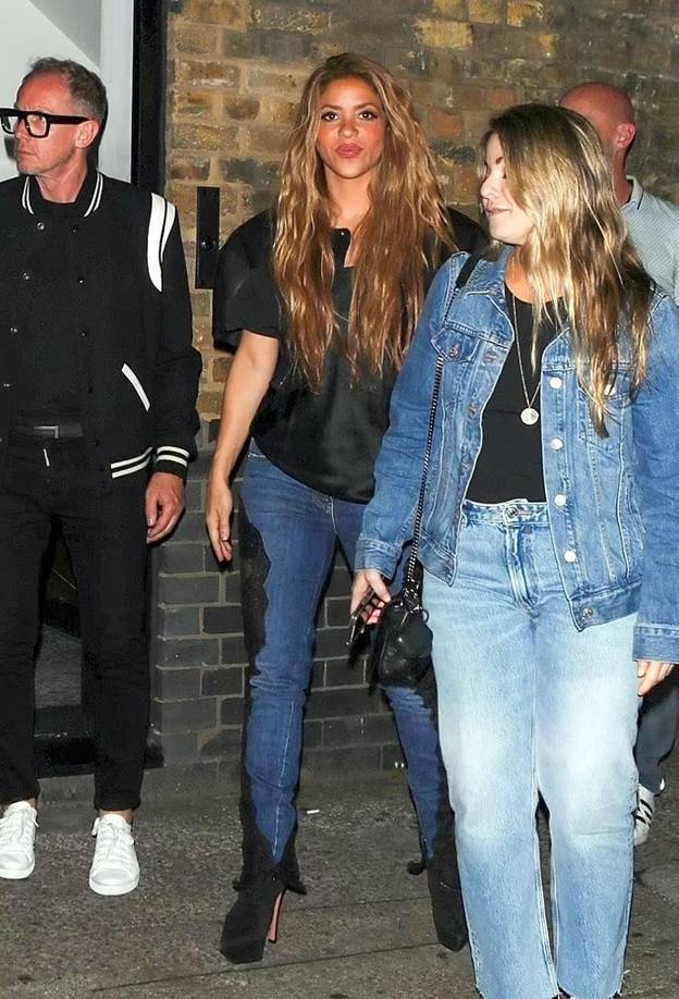 Según reportes, Shakira estuvo hasta altas horas de la madrugada divirtiéndose con Hamilton y amigos.