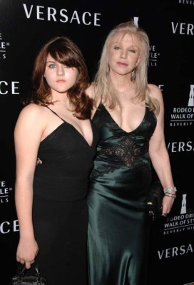 En 2010 expuso sus dibujos, influidos por el dibujante de cómics Al Columbia, en una galería de Los Ángeles bajo el seudónimo de Fiddle Tim.