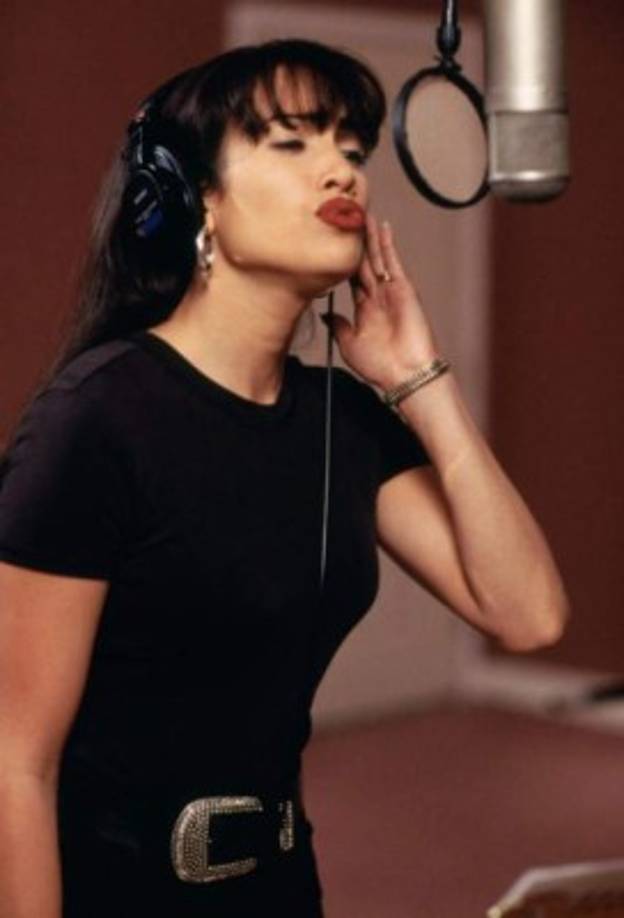 El papa de Selena quería que se hiciera la mejor película posible y dio total libertad para contar la historia de forma dramática y poderosa. Solo quería que ciertas imágenes no salieran en la película.