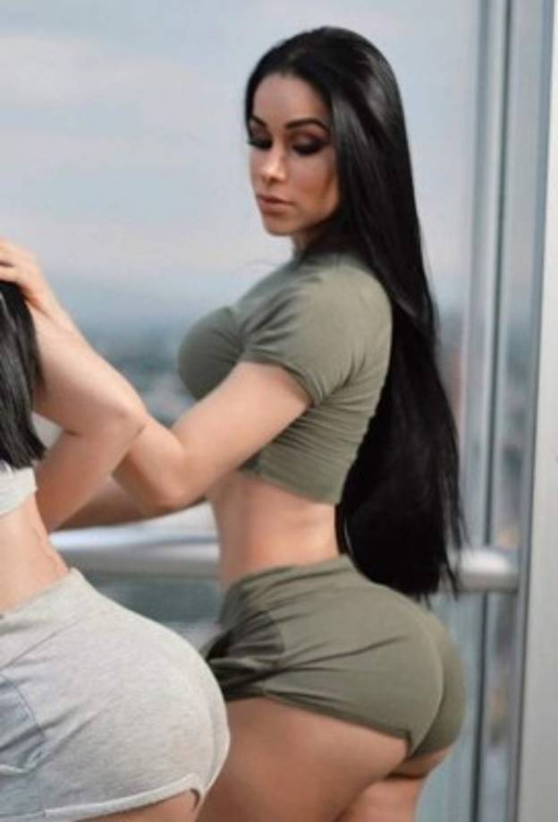 Yuliett Torres: 'Lo que pasa es que me tienen muy mal acostumbrada, porque yo en cuanto me conecto, en cuanto estoy en vivo, me están poniendo muchísimos comentarios y pues ahora estoy súper triste porque no aparece ninguno”.