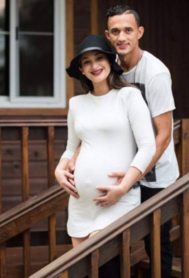 Pamela Hernández y Diego Reyes forman una linda familia y hacen una bella pareja.