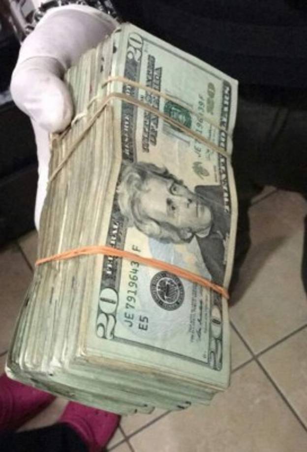 Dinero encontrado en una de las viviendas allanadas.