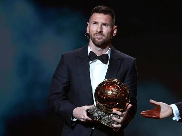 Messi recibió un Balón de Oro muy discutido y habla el que cree que lo merecía él.