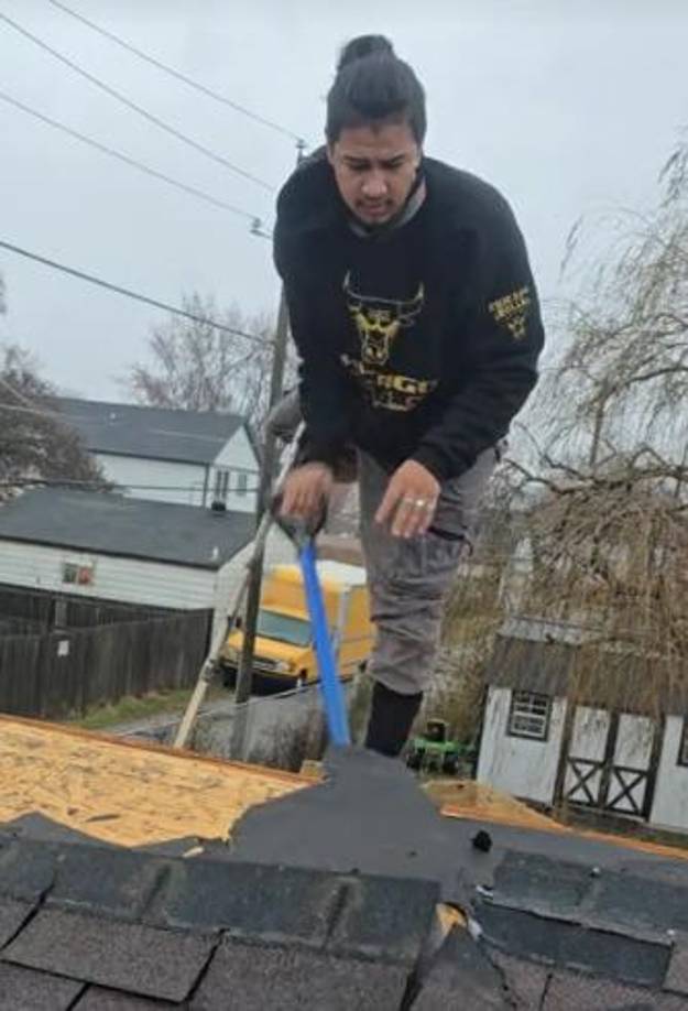 Sus videos han acumulado millones de visualizaciones y comentarios, donde sus seguidores destacan su valentía y lo ven como una fuente de inspiración.