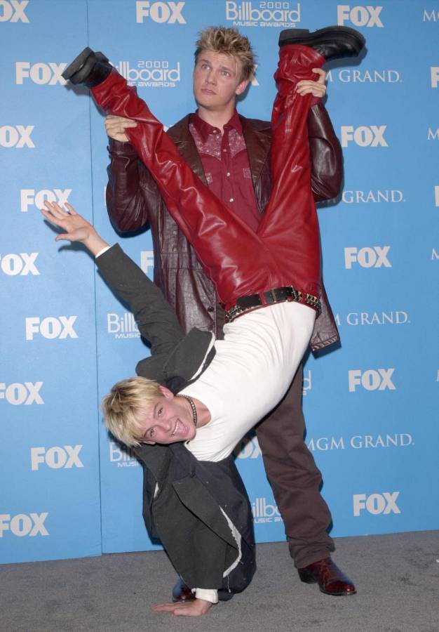 Aaron Carter y su hermano mayor Nick en los Billboard Music Awards, del año 2000.