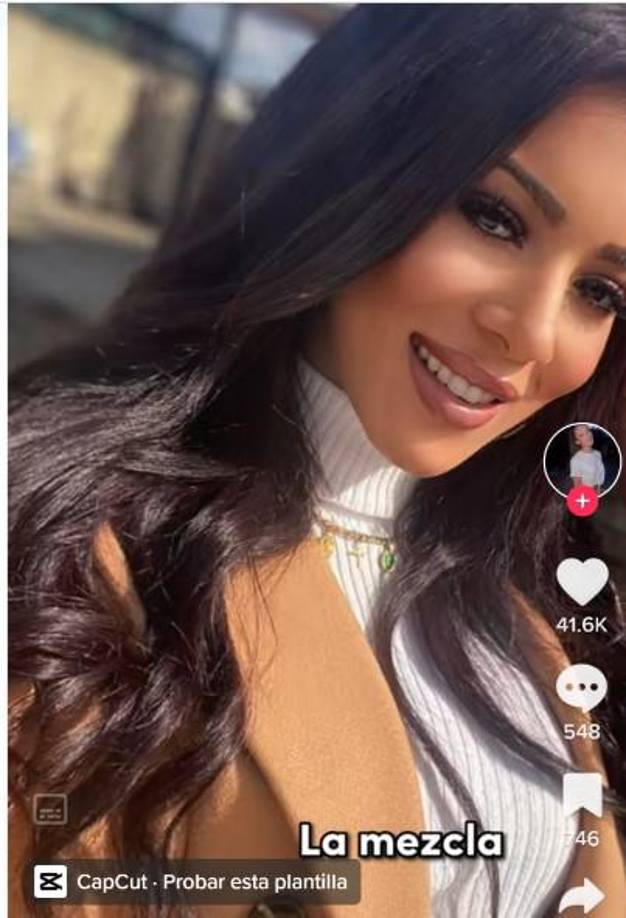 Así es Hester Hita, que mas bien rindió tributo a sus padres.