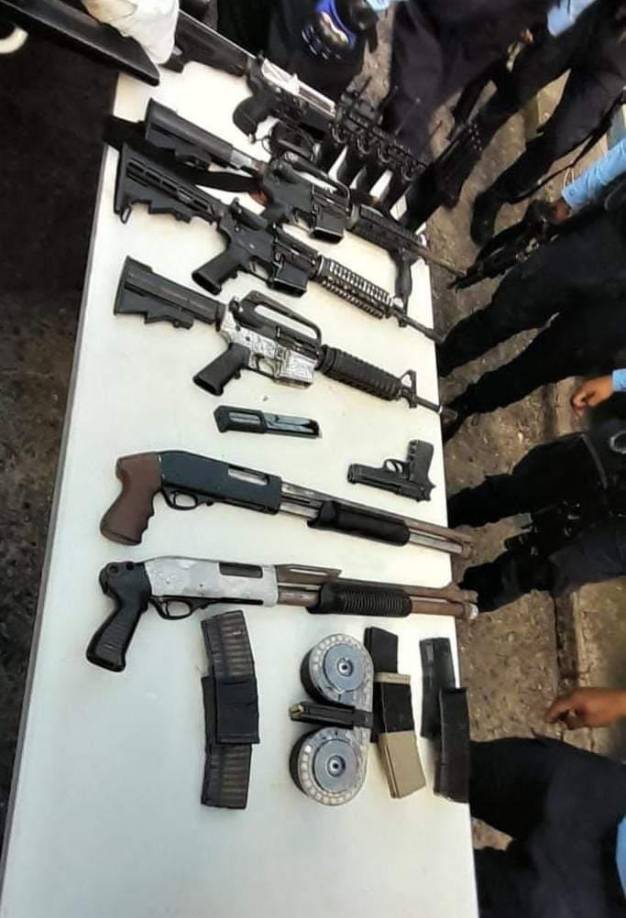 Los individuos serán puestos a la orden de las autoridades correspondientes para responder por diversos delitos.