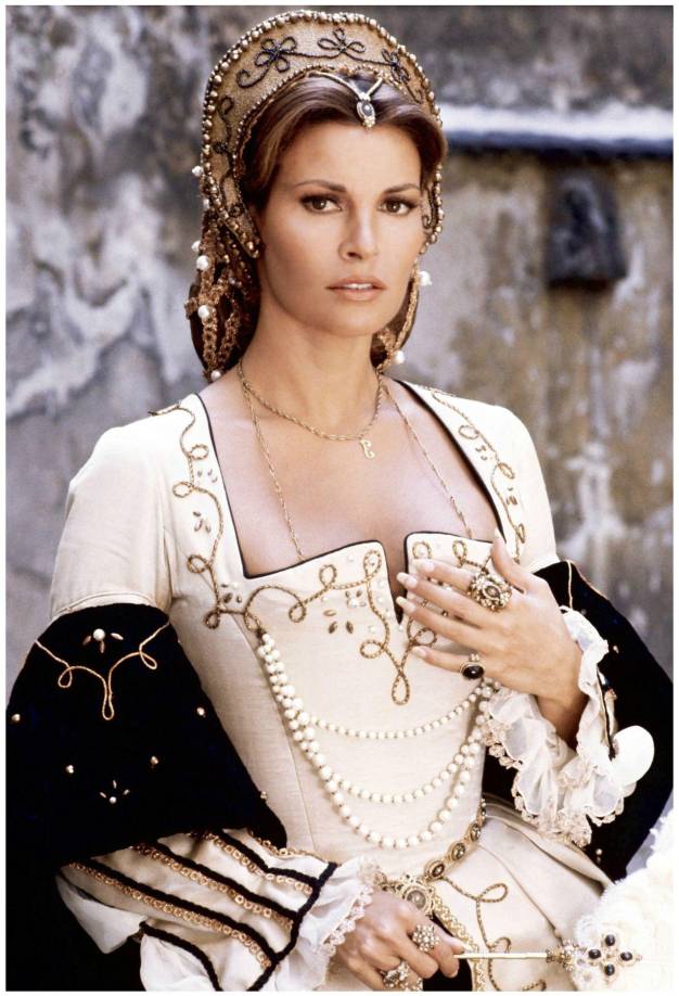 En 1975, su talento fue reconocido con el Globo de Oro a mejor actriz de comedia o musical gracias al filme “The Three Musketeers”.