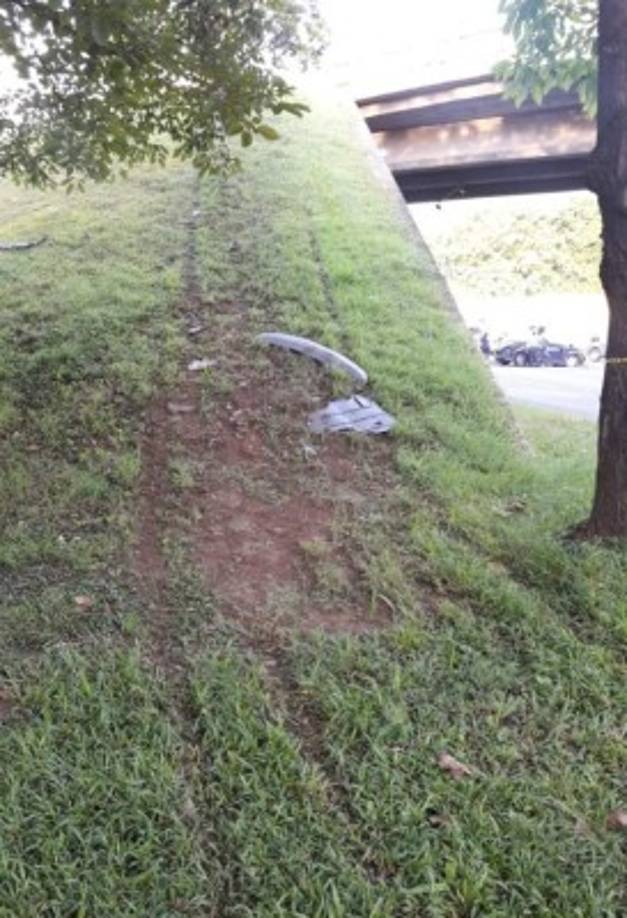 Se presume que Villeda era el conductor del vehículo color azul del cual perdió el control de los frenos y se salió de la vía para después impactar contra una base del puente que se halla rumbo al hospital Mario Catarino Rivas.