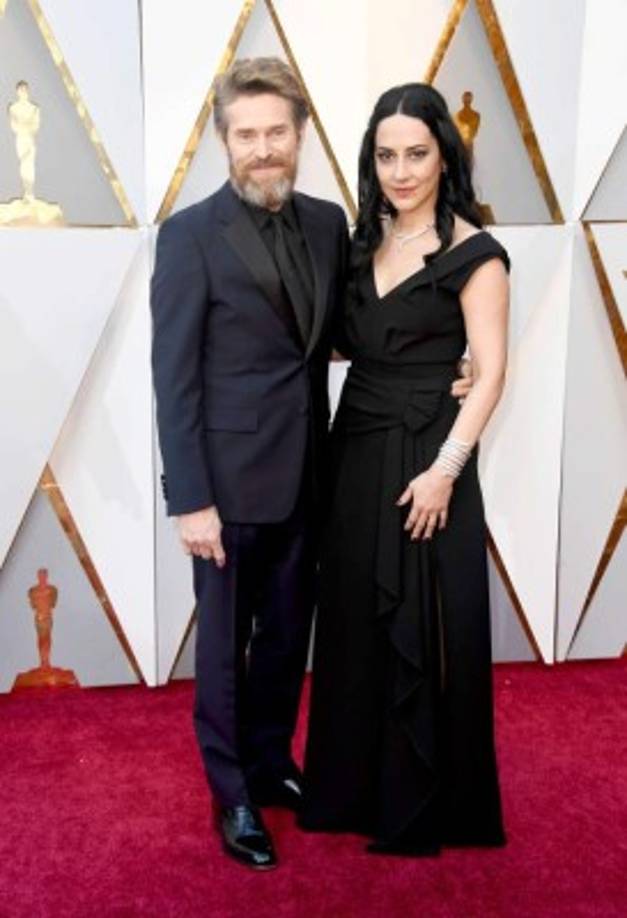 El nominado Willem Dafoe (d) y su esposa la cineasta Giada Colagrande.<br/>