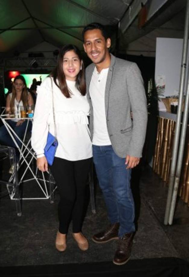 Claudia Villeda y Alex Lagos.