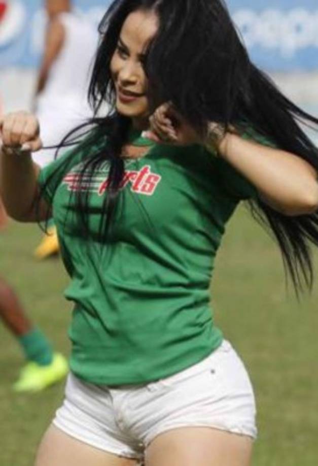 Jeimy en el estadio Excélsior de Puerto Cortés.