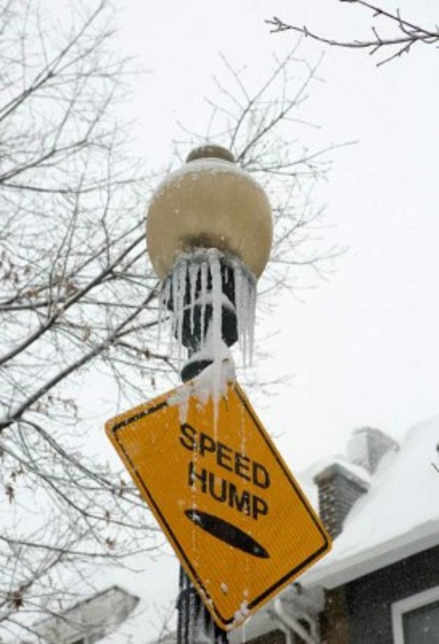 La tormenta es considerada unas de las más fuertes y afecta una franja de la costa Atlántica estadounidense, desde Washington hasta Nueva York.