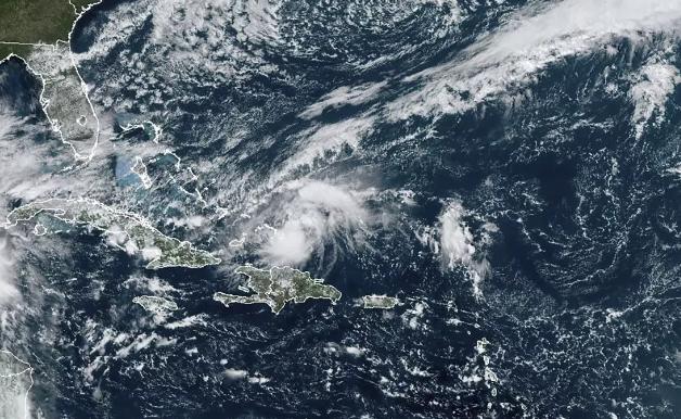 El huracán Oscar toca tierra en el este de Cuba