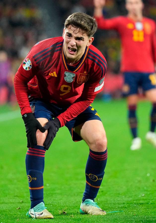 Gavi se lesionó de gravedad en la rodilla derecha en partido de la Selección de España.