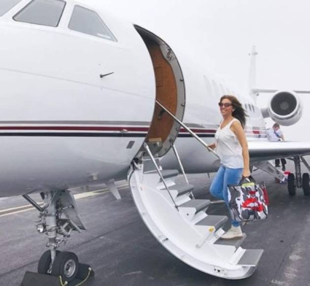 Thalía es de las famosas que viaja en su propio jet privado para disfrutar de los lugares más bellos del mundo.