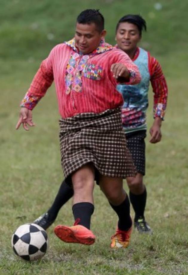 Las comunidades cercanas los invitan con frecuencia a torneos, partidos amistosos y ferias. Foto EFE/ Esteban Biba.
