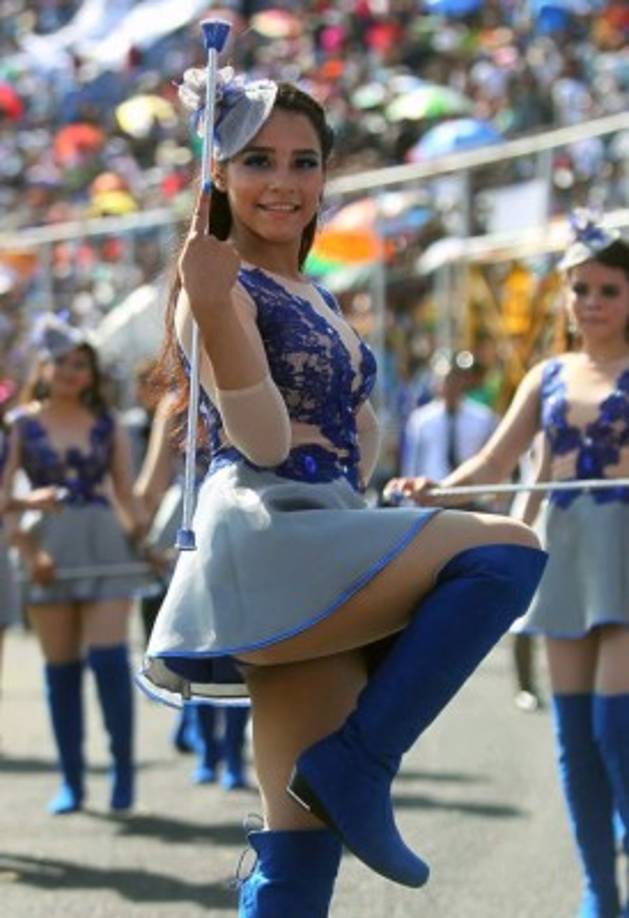 Laura Zúniga fue muy aplaudida por los capitalinos.