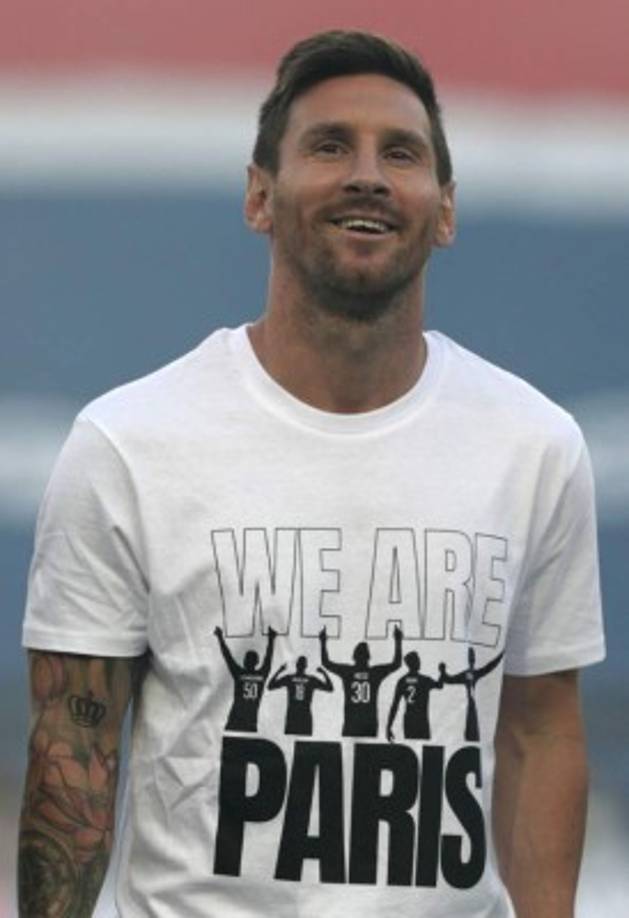 La sonrisa del astro argentino ante el gran ambiente que se vivió en el Parque de los Príncipes.