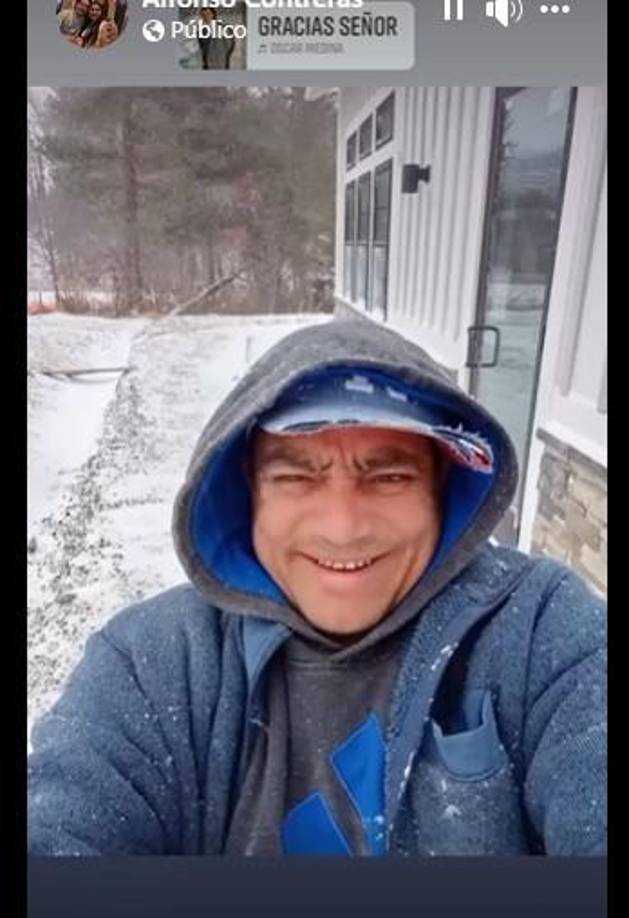 Según el reporte oficial, Contreras Espinosa presentaba una herida de bala y los servicios paramédicos intentaron ayudarlo.