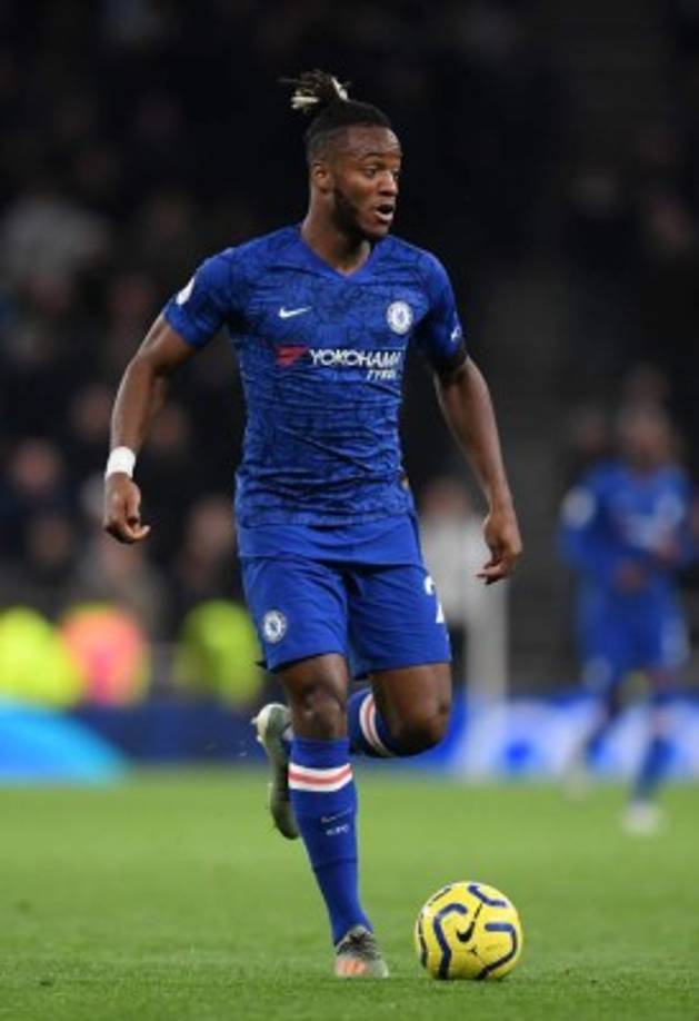 Según Calciomercato, Michy Batshuayi, que a sus 26 años saldrá del Chelsea luego de que Frank Lampard anunciara no contar con el para la temporada 2020/2021, puede ser el sustituto del delantero colombiano Duvan Zapata en el Atalanta. La oferta del club italiano no es la única que el belga tiene sobre la mesa.