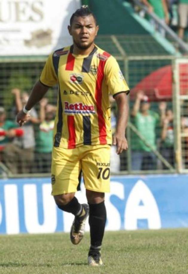 Mario Martínez: El mediocampista sigue sonando para convertirse en nuevo legionario.