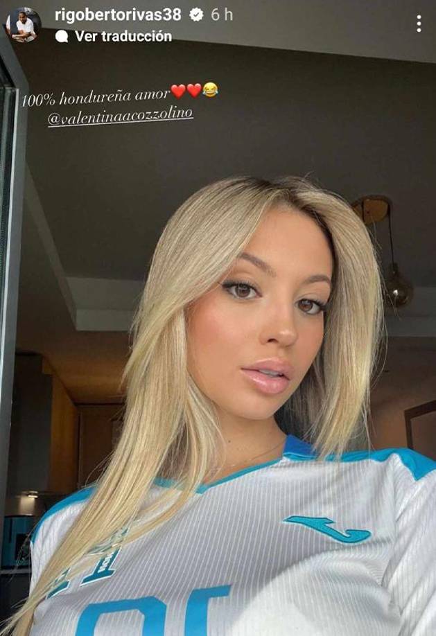 En su cuenta oficial de Instagram, Rigo Rivas ha presumido que su pareja se puso la camiseta de la H: “100% hondureña mi amor”, señaló el seleccionado catracho.