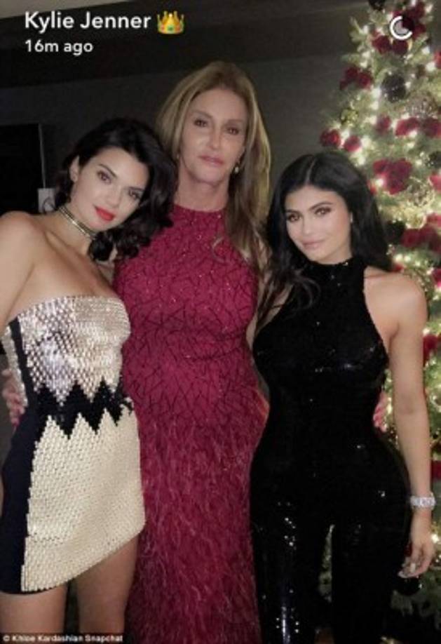 Caitlyn con sus hijas Kendall y Kylie.