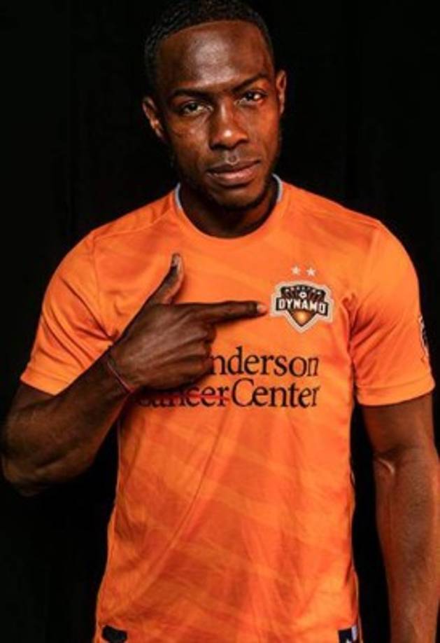 Maynor Figueroa: En información brindada por Diario Diez, señalan que el experimentado defensor llegó a un acuerdo para seguir una temporada más con el Houston Dynamo de la MLS de Estados Unidos.