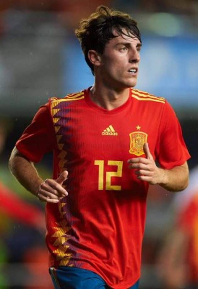 El Real Madrid anunció este jueves el fichaje para las próximas seis temporadas del lateral derecho internacional de 22 años, el español Álvaro Odriozola, procedente de la Real Sociedad. Es el primer fichaje de la era Lopetegui.