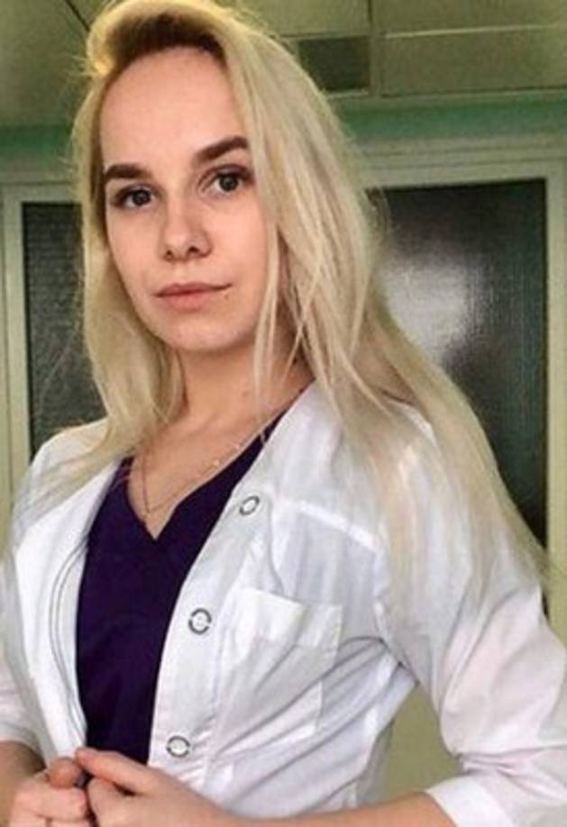 Nadia, de 23 años, es una de las enfermeras más jóvenes del ala que atiende a los pacientes de coronavirus en el Hospital Clínico Regional de Tula.