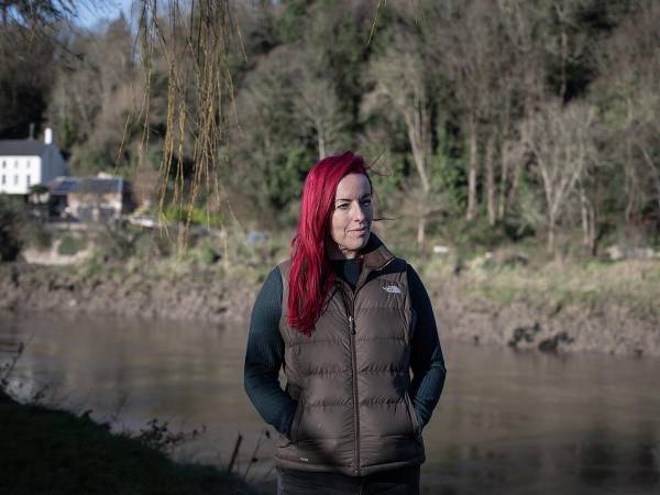 Amy Ryan perdió gran parte de sus ahorros luego de seguir los consejos de un influencer financiero en línea. (Mary Turner para The New York Times)