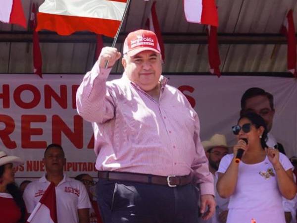 El abogado Alexander López es el candidato a alcalde de El Progreso, Yoro, por la coalición <i>Juntos por el Cambio</i>, respaldada por Jorge Cálix, precandidato presidencial del Partido Liberal. Con cuatro períodos consecutivos en el cargo, busca mantenerse al frente de un municipio que tiene más de 500 mil habitantes.