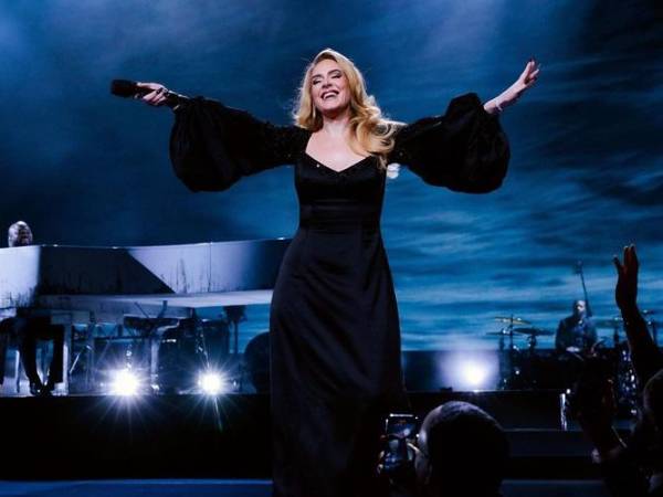 Adele está en la recta final de su residencia en Las Vegas, que se denomina ‘Weekends with Adele’. Comenzó en enero de 2022 y concluirá el 23 de noviembre.