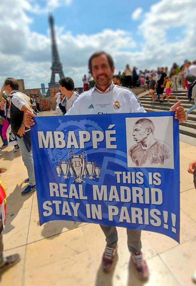 “Mbappé, esto es el Real Madrid, quédate en París”, dice otra pancarta de un aficionado del Real Madrid.