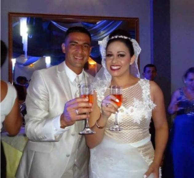 Michael Umaña está casado con Grettel Moraga. Llevan más de 10 años casados.