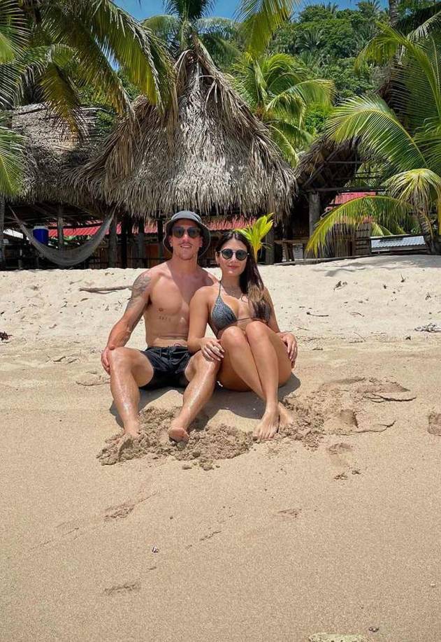 Ignacio Colombini, delantero argentino del Olimpia, se fue a Tela con su hermosa novia Rocío Pérez.
