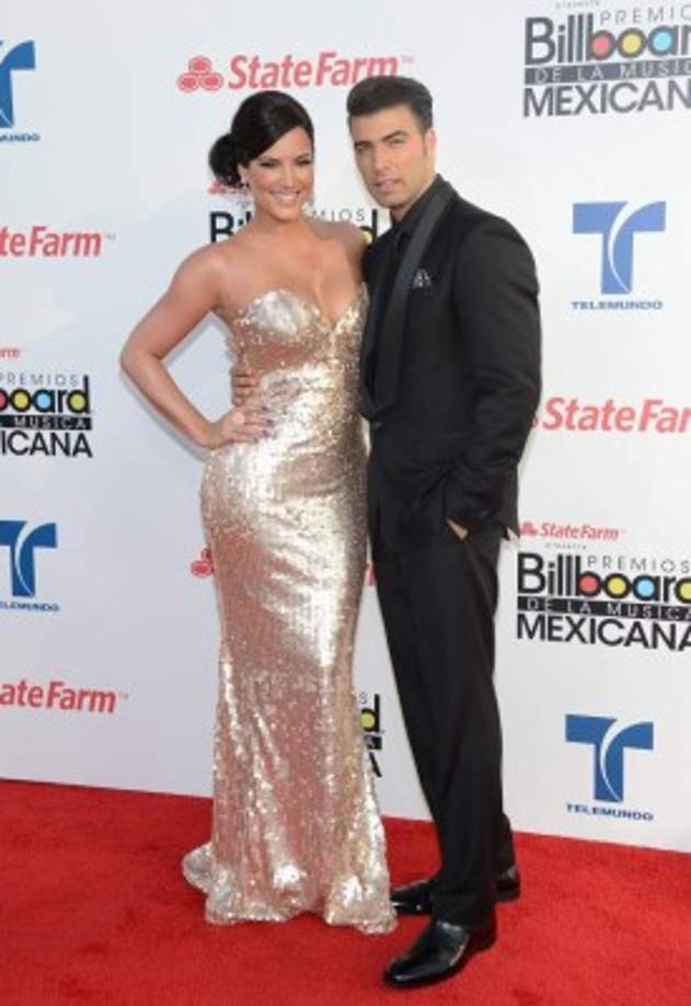 La actriz venezolana Gaby Espino y el actor Jencarlos Canela se conocieron en el 2010 cuando protagonizaron la telenovela Más Sabe el Diablo y pronto se convirtieron en una de las parejas favoritas del público. Se separaron en 2014 tras procrear un hijo.