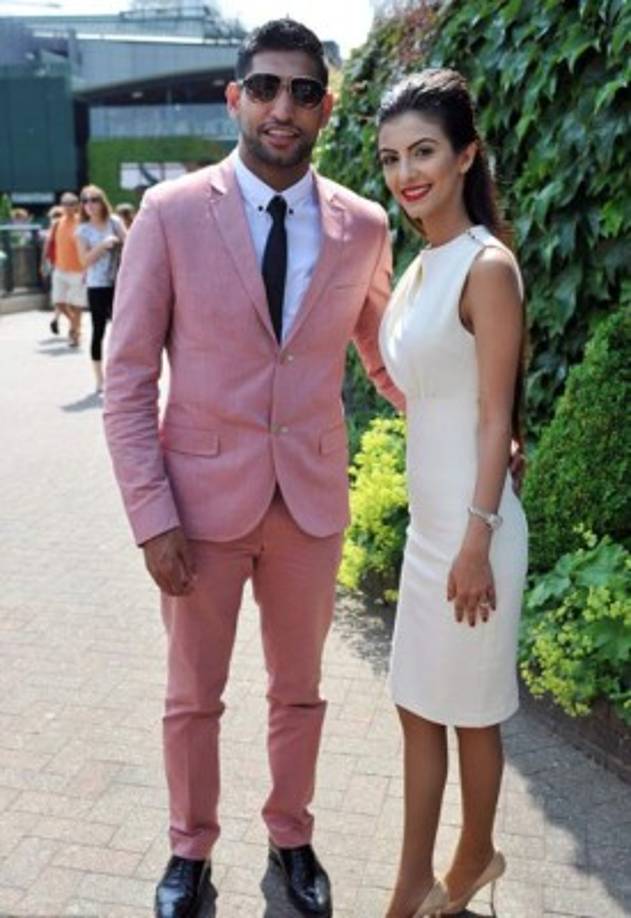 El boxeador británicos Amir Khan ha señalado por las redes sociales el fin de su matrimonio ya que ella le fue infiel con otro pugilista.